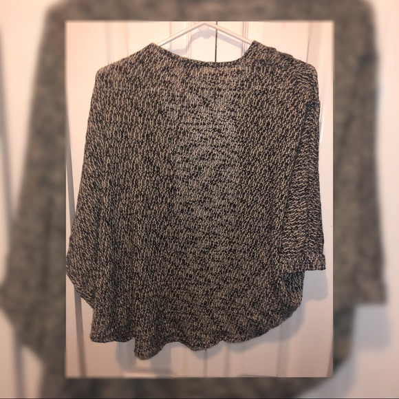 Forever 21 Grey Cardigan Short Sleeves - Picture 2 of 2